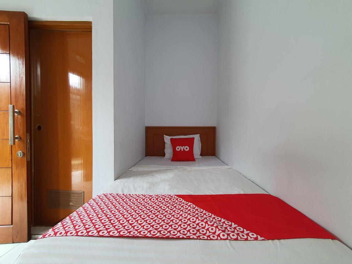 Oyo 569 Cigadung Guest House Syariah Bandung Exterior foto
